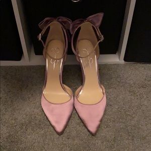 Jessica Simpson now heels